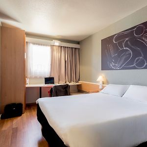 Ibis Granada